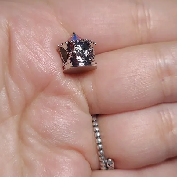 Carousel Charm ❤️ - Picture 4 of 6